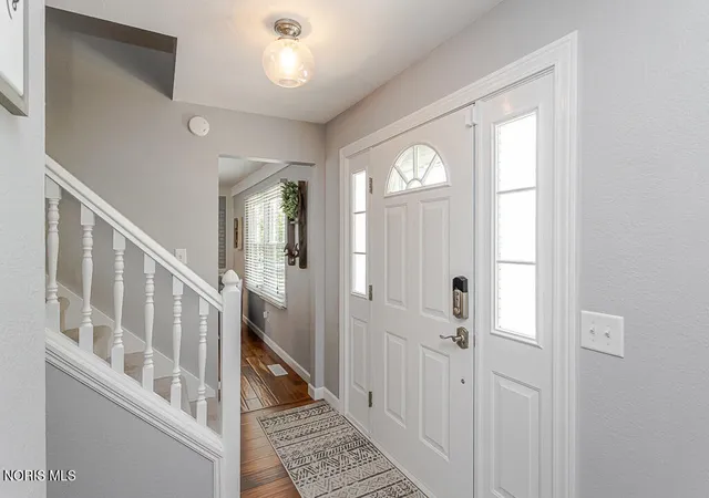 Photo 4 of Sale Pending at 420 Sycamore Ln, Waterville, OH 43566 | MLS# 10012538 | Listing updated on 2026-10-05