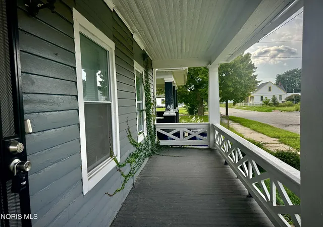 Photo 3 of Single family home for sale at 851 Avondale Ave, Toledo, OH 43607 | MLS# 10012652 | Listing updated on 2026-08-28