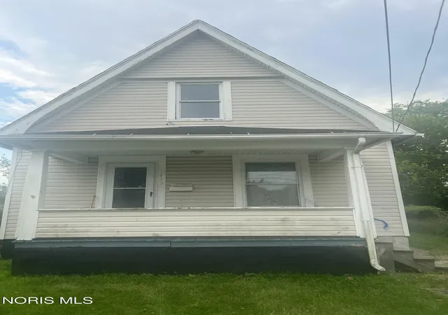 Photo 1 of Single family home for sale at 1715 Oakwood Ave, Toledo, OH 43607 | MLS# 10012542 | Listing updated on 2026-09-03