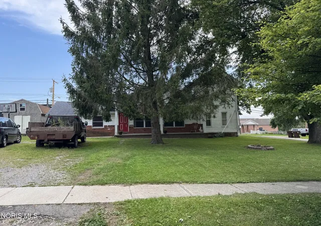 Photo 2 of Single family home for sale at 107 W North St, West Unity, OH 43570 | MLS# 10012543 | Listing updated on 2026-09-02