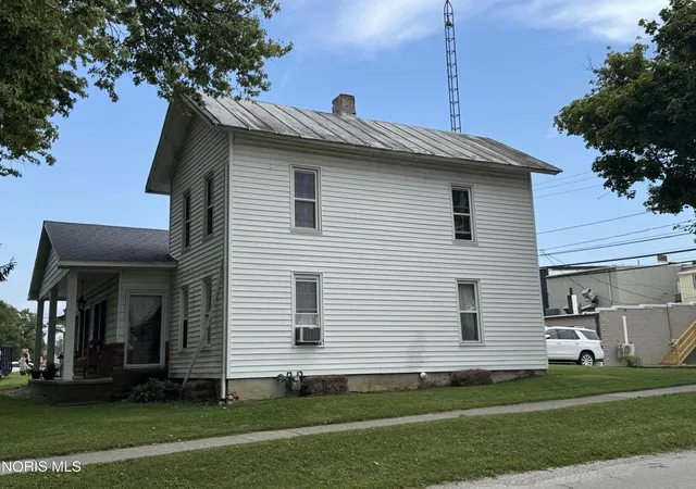 Photo 4 of Single family home for sale at 107 W North St, West Unity, OH 43570 | MLS# 10012543 | Listing updated on 2026-09-02
