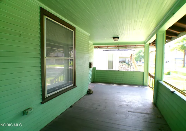 Photo 4 of Single family home for sale at 2410 Lawrence Ave, Toledo, OH 43620 | MLS# 10012606 | Listing updated on 2026-09-13