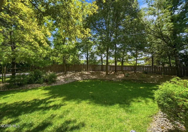 Photo 40 of Sale Pending at 2214 Woods Edge Ct, Toledo, OH 43615 | MLS# 10012692 | Listing updated on 2026-09-06