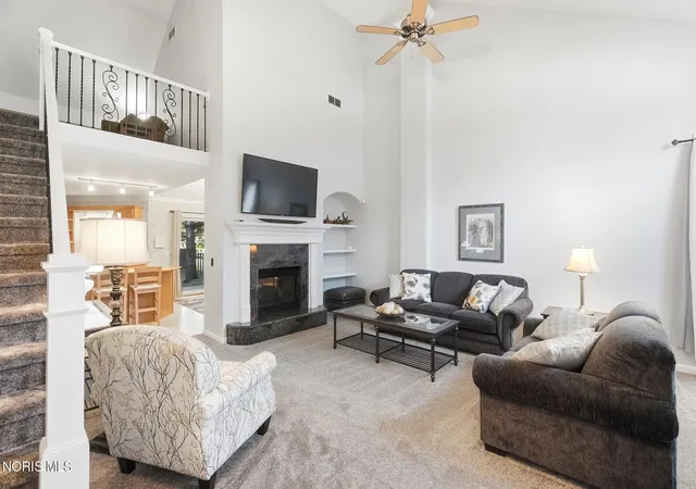 Photo 4 of Sale Pending at 2214 Woods Edge Ct, Toledo, OH 43615 | MLS# 10012692 | Listing updated on 2026-09-06