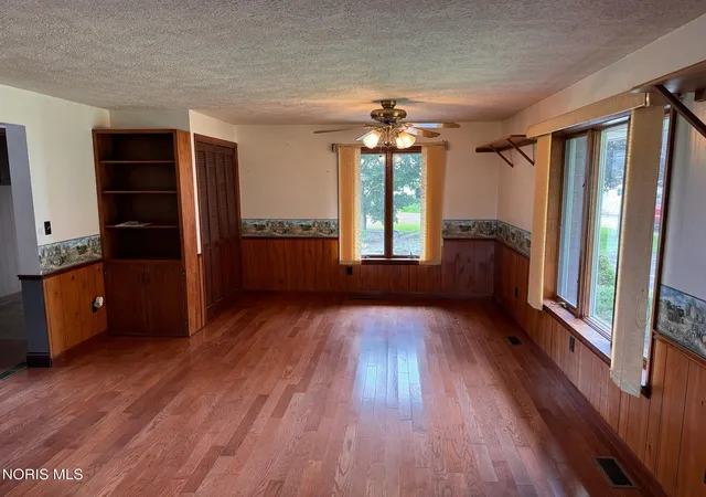 Photo 4 of Single family home for sale at 17916 County Road R, Alvordton, OH 43501 | MLS# 10012583 | Listing updated on 2026-10-02