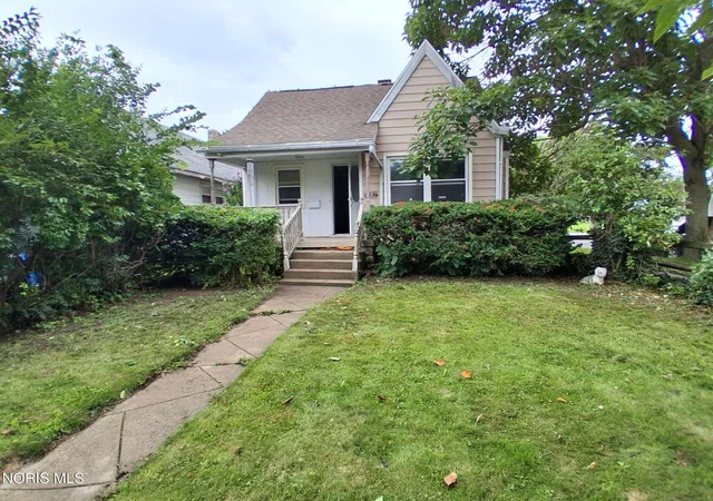 Photo 1 of Single family home for sale at 1459 Lakewood St, Toledo, OH 43605 | MLS# 10012560 | Listing updated on 2026-09-11