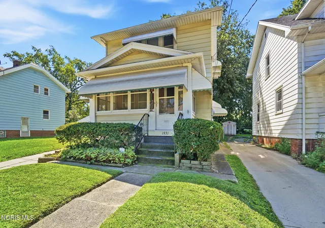 Photo 3 of Single family home for sale at 1931 Mansfield Rd, Toledo, OH 43613 | MLS# 10012557 | Listing updated on 2026-09-03