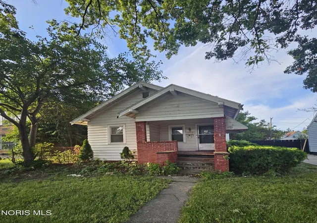 Photo 1 of Single family home for sale at 1014 Clay Ave, Toledo, OH 43608 | MLS# 10012565 | Listing updated on 2026-09-10
