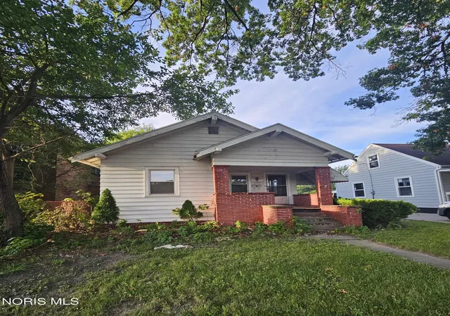 Photo 2 of Single family home for sale at 1014 Clay Ave, Toledo, OH 43608 | MLS# 10012565 | Listing updated on 2026-09-10