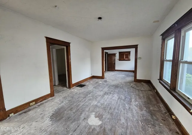 Photo 3 of Single family home for sale at 1014 Clay Ave, Toledo, OH 43608 | MLS# 10012565 | Listing updated on 2026-09-17