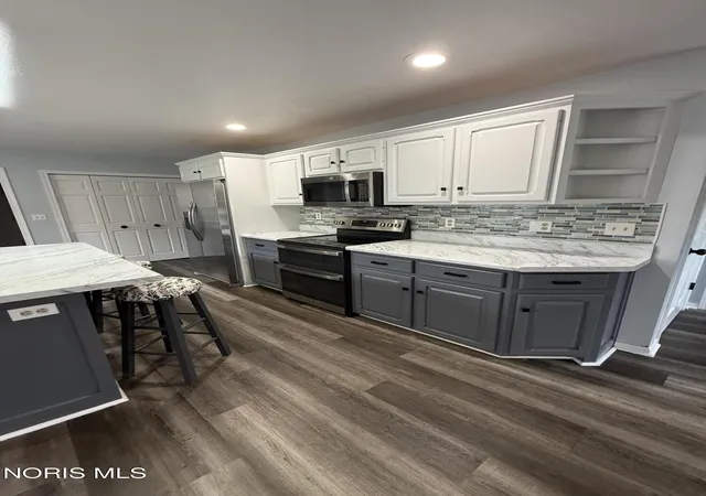 Photo 5 of Sale Pending at 504 W Linden Ave, Gibsonburg, OH 43431 | MLS# 10012566 | Listing updated on 2026-08-31