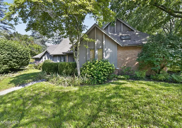 Photo 4 of Single family home for sale at 7238 Candlewood Ln, Sylvania, OH 43560 | MLS# 10012567 | Listing updated on 2026-10-13