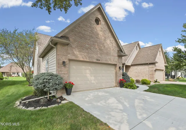 Photo 2 of House for sale at 1404 Turnberry Ct, Bowling Green, OH 43402 | MLS# 10012592 | Listing updated on 2026-09-15