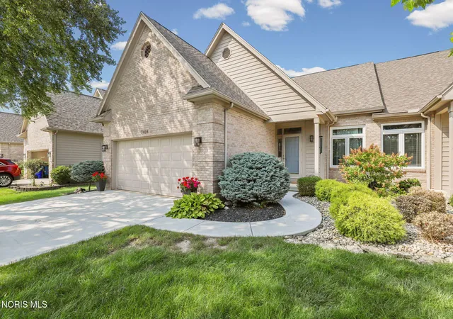 Photo 1 of House for sale at 1404 Turnberry Ct, Bowling Green, OH 43402 | MLS# 10012592 | Listing updated on 2026-09-15