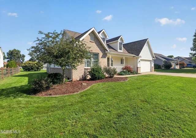 Photo 2 of Single family home for sale at 703 Fairway Dr, Elmore, OH 43416 | MLS# 10012573 | Listing updated on 2026-08-27