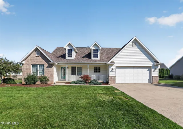 Photo 3 of Single family home for sale at 703 Fairway Dr, Elmore, OH 43416 | MLS# 10012573 | Listing updated on 2026-08-27