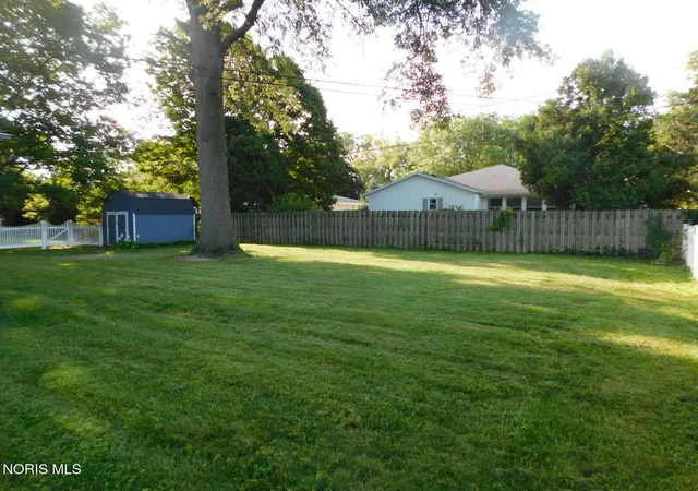 Photo 2 of Single family home for sale at 1217 Madison Rd, Fostoria, OH 44830 | MLS# 10012569 | Listing updated on 2026-08-27