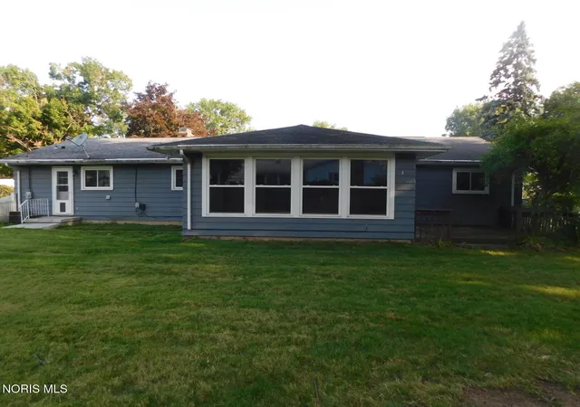 Photo 3 of Single family home for sale at 1217 Madison Rd, Fostoria, OH 44830 | MLS# 10012569 | Listing updated on 2026-08-27