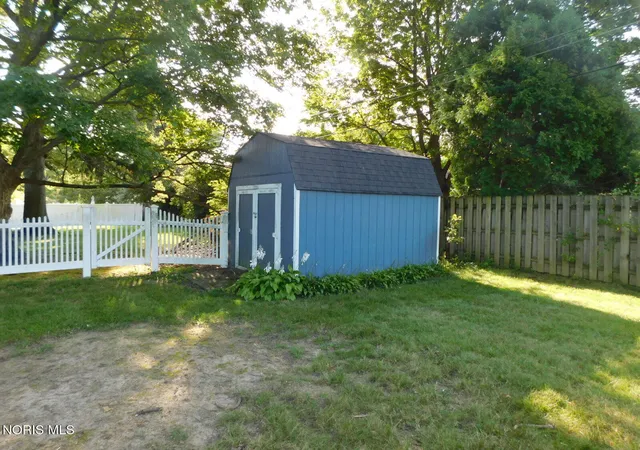 Photo 4 of Single family home for sale at 1217 Madison Rd, Fostoria, OH 44830 | MLS# 10012569 | Listing updated on 2026-08-27