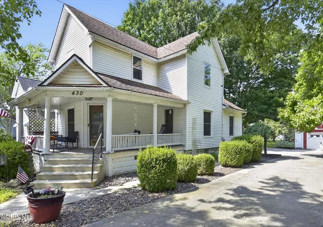 Photo 2 of Single family home for sale at 430 W Elm St, Wauseon, OH 43567 | MLS# 10012571 | Listing updated on 2026-09-09