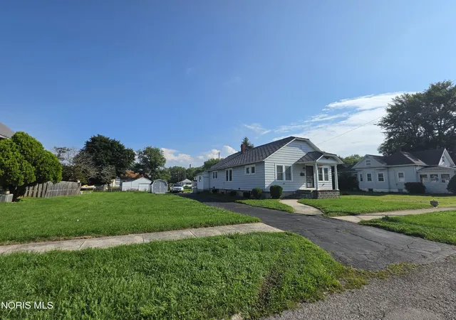 Photo 3 of Single family home for sale at 118 Seneca Ave, Fostoria, OH 44830 | MLS# 10012584 | Listing updated on 2026-08-28