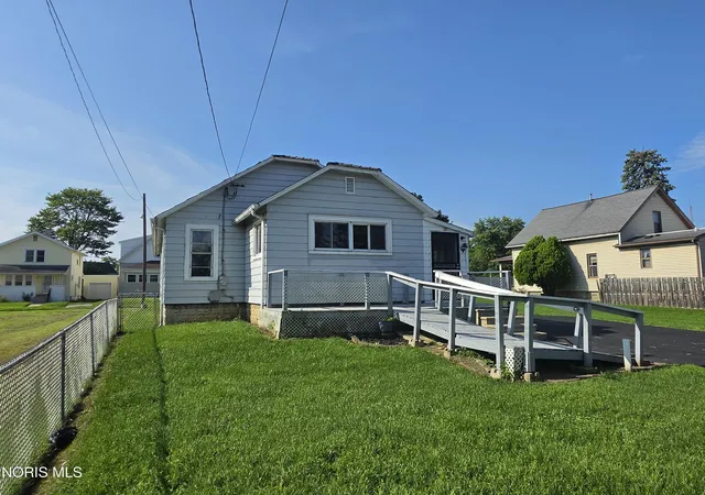 Photo 5 of Single family home for sale at 118 Seneca Ave, Fostoria, OH 44830 | MLS# 10012584 | Listing updated on 2026-08-28