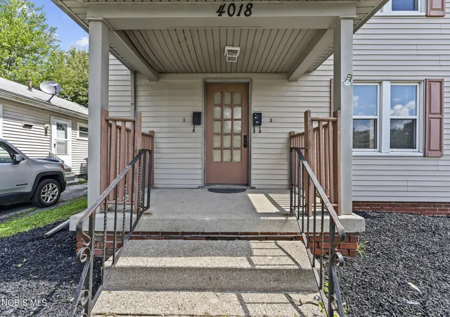 Photo 4 of House for sale at 4018 Lyman Ave, Toledo, OH 43612 | MLS# 10012660 | Listing updated on 2026-09-18