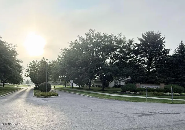 Photo 5 of Sale Pending at 8324 Indian Lake Dr, Findlay, OH 45840 | MLS# 10012603 | Listing updated on 2026-09-01