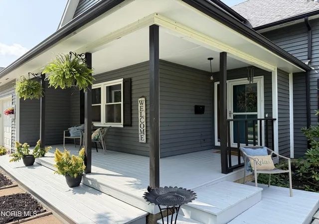 Photo 3 of Single family home for sale at 1111 Kurtz St, Maumee, OH 43537 | MLS# 10012633 | Listing updated on 2026-10-25