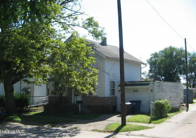 Photo 2 of Single family home for sale at 216 Dearborn Ave, Toledo, OH 43605 | MLS# 10012630 | Listing updated on 2026-09-09