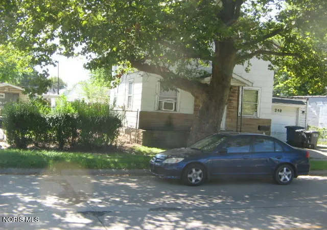 Photo 3 of Single family home for sale at 216 Dearborn Ave, Toledo, OH 43605 | MLS# 10012630 | Listing updated on 2026-09-09