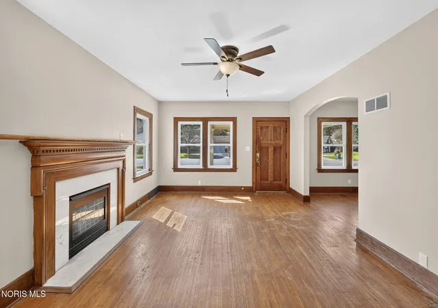 Photo 2 of Single family home for sale at 2206 Glendale Ave, Toledo, OH 43614 | MLS# 10012620 | Listing updated on 2026-08-28