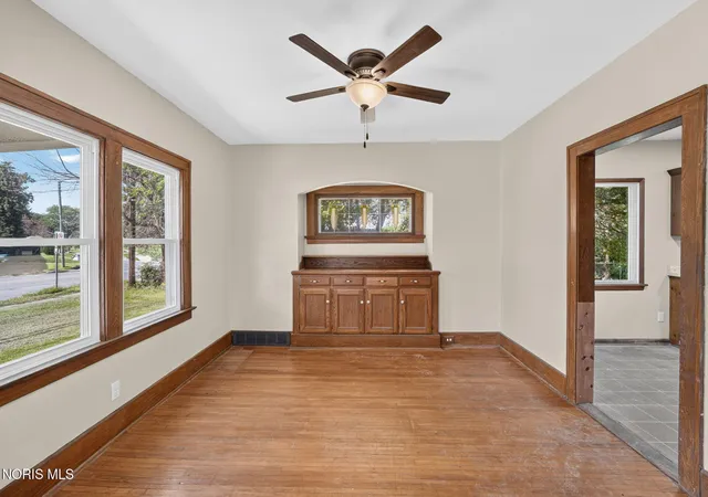 Photo 3 of Single family home for sale at 2206 Glendale Ave, Toledo, OH 43614 | MLS# 10012620 | Listing updated on 2026-08-28