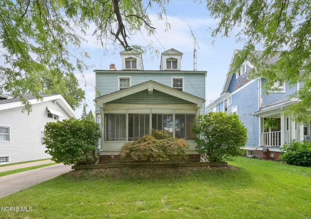 Photo 2 of Sale Pending at 1325 Royalton Rd, Toledo, OH 43612 | MLS# 10012666 | Listing updated on 2026-10-06