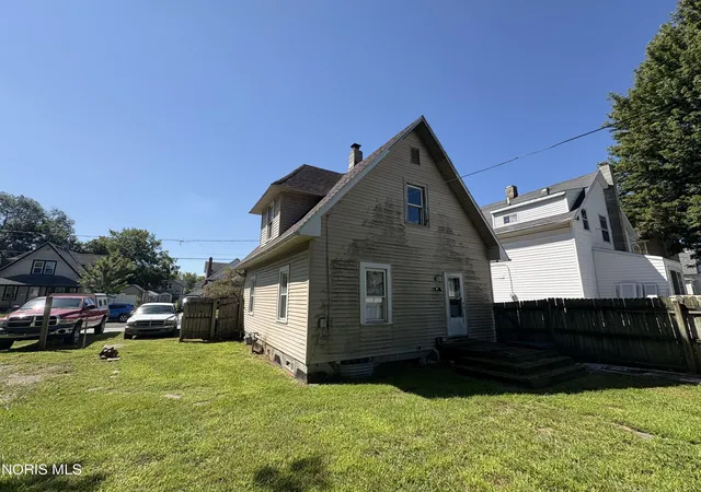 Photo 3 of Single family home for sale at 1224 Colburn St, Toledo, OH 43609 | MLS# 10012733 | Listing updated on 2026-09-01