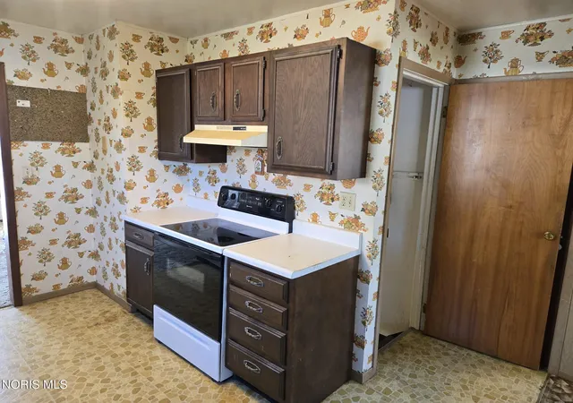 Photo 2 of Single family home for sale at 6029 322nd St, Toledo, OH 43611 | MLS# 10012640 | Listing updated on 2026-08-28