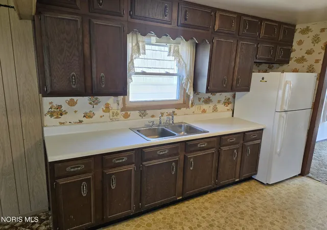 Photo 3 of Single family home for sale at 6029 322nd St, Toledo, OH 43611 | MLS# 10012640 | Listing updated on 2026-08-28