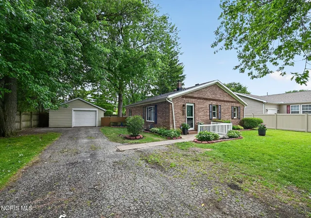 Photo 2 of Single family home for sale at 117 N Goodrich St, Oregon, OH 43616 | MLS# 10012639 | Listing updated on 2026-09-10