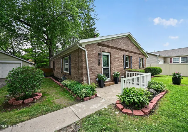 Photo 3 of Single family home for sale at 117 N Goodrich St, Oregon, OH 43616 | MLS# 10012639 | Listing updated on 2026-09-10