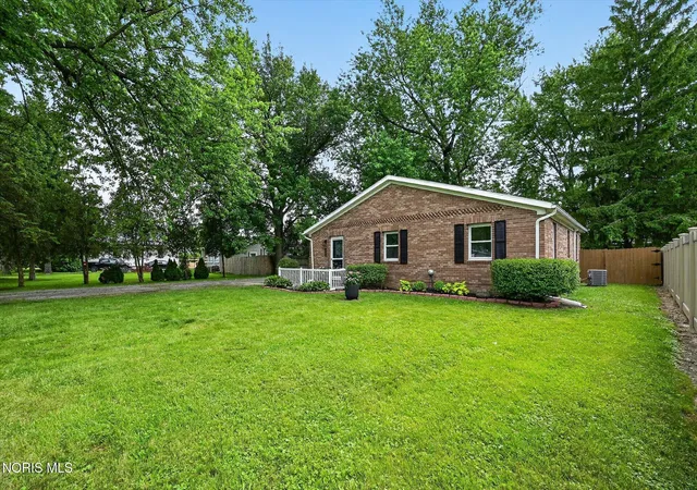 Photo 3 of Single family home for sale at 117 N Goodrich St, Oregon, OH 43616 | MLS# 10012639 | Listing updated on 2026-09-23