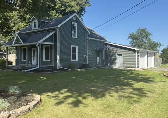 Photo 3 of Single family home for sale at 1048 E Riverview Ave, Napoleon, OH 43545 | MLS# 10012649 | Listing updated on 2026-10-06