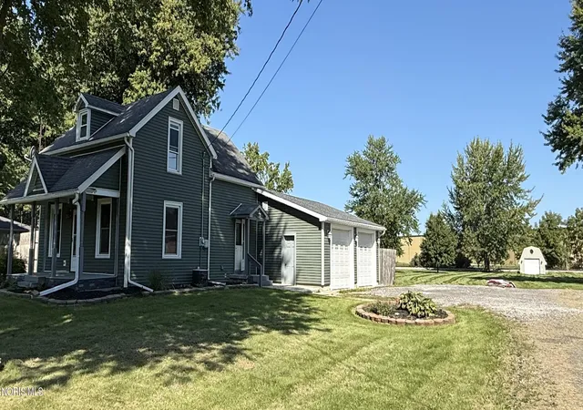 Photo 4 of Single family home for sale at 1048 E Riverview Ave, Napoleon, OH 43545 | MLS# 10012649 | Listing updated on 2026-10-06