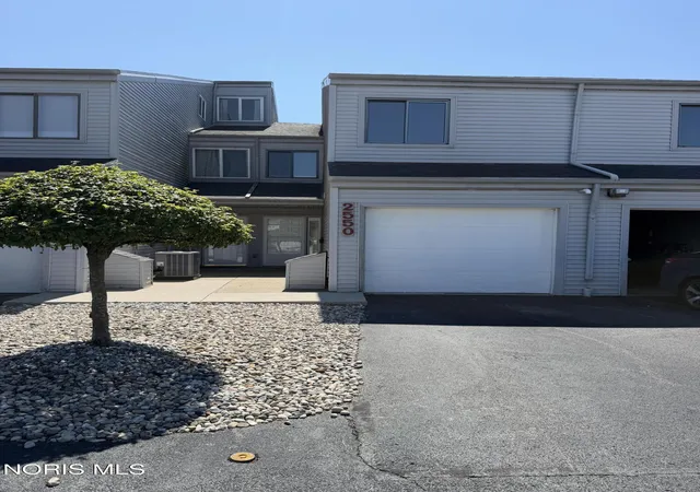Photo 1 of Condo for sale at 2550 W Village Dr #2550, Toledo, OH 43614 | MLS# 10012672 | Listing updated on 2026-09-11