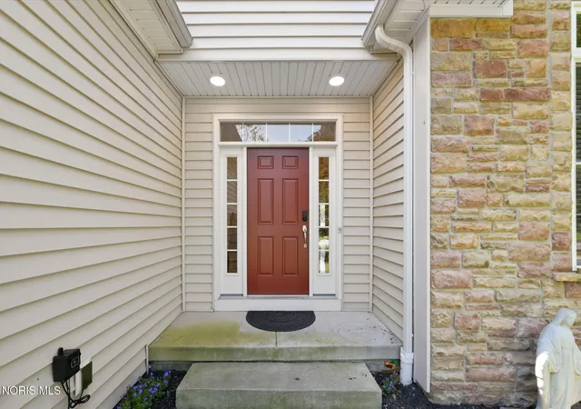 Photo 4 of Single family home for sale at 2334 Sunflower Ct, Perrysburg, OH 43551 | MLS# 10012663 | Listing updated on 2026-08-31