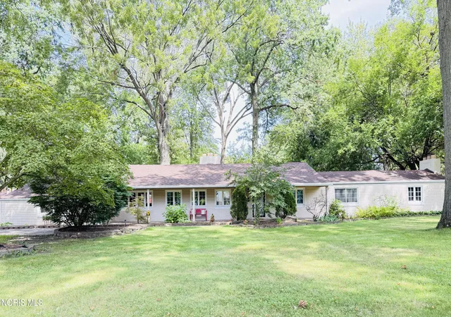 Single family home for sale at 4028 W Laskey Rd, Toledo, OH 43623 | MLS# 10012685