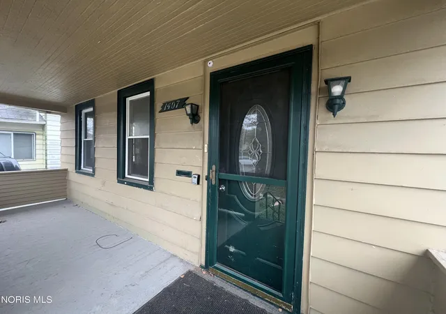 Photo 2 of Single family home for sale at 1407 Foster Ave, Toledo, OH 43606 | MLS# 10012670 | Listing updated on 2026-08-31