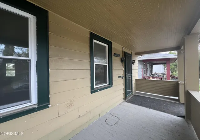 Photo 2 of Single family home for sale at 1407 Foster Ave, Toledo, OH 43606 | MLS# 10012670 | Listing updated on 2026-08-31