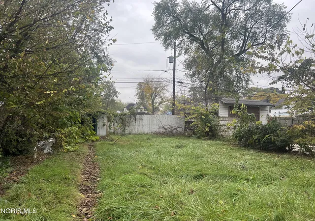 Photo 3 of Single family home for sale at 1407 Foster Ave, Toledo, OH 43606 | MLS# 10012670 | Listing updated on 2026-08-31