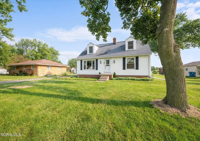 Photo 3 of Single family home for sale at 5837 Seaman Rd, Oregon, OH 43616 | MLS# 10012677 | Listing updated on 2026-09-14