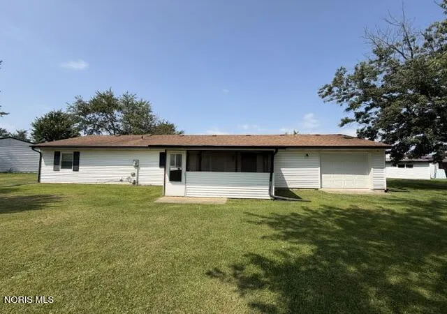 Photo 3 of Single family home for sale at 8 Foxglove Pl, Montpelier, OH 43543 | MLS# 10012681 | Listing updated on 2026-10-06